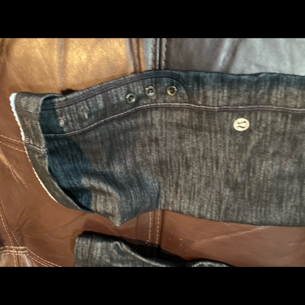 Lululemon pants with reflective detail